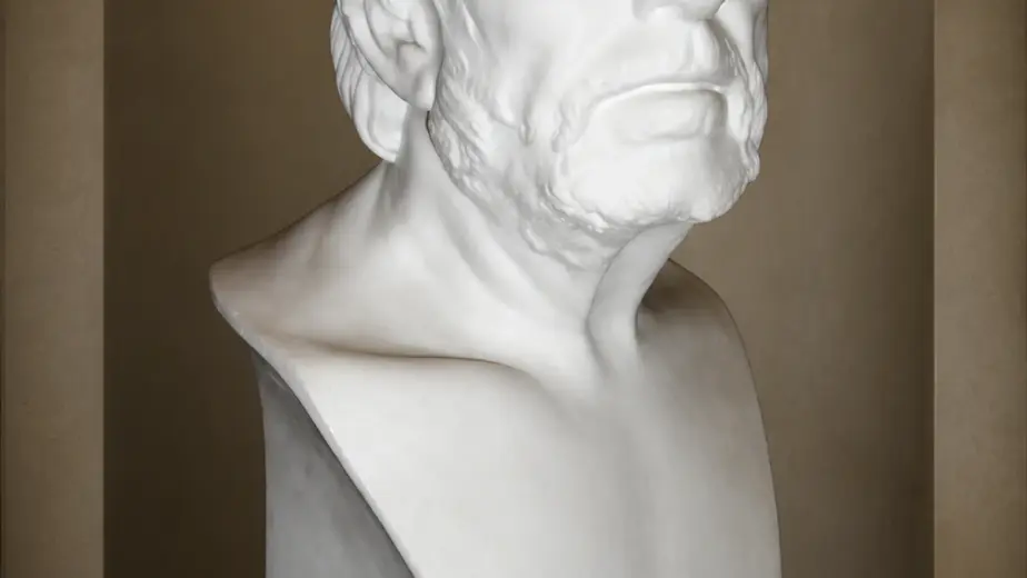 Il busto ritrae Seneca con barba, capelli mossi e un panneggio ridotto alle spalle